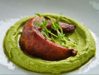 Хумус із зеленого горошку з запеченим гарбузом