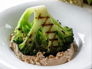 Стейк з броколі з соусом Гамадарі