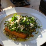 Запечений гарбуз з руколою і козячим сиром