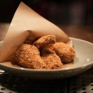 Курячі крильця в гострій хрусткій паніровці (4шт)