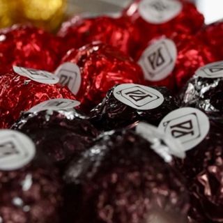 Горіхова халва з фісташками в молочному шоколаді 