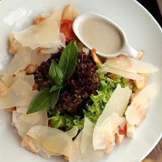 Салат Цезар з куркою (323г)