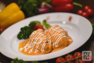 Домашні голубці з томатно-сметанним соусом (336г)