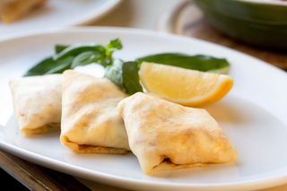 Млинці з лососем, сметаною та зеленню (205г)