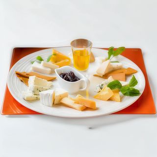 Ассорті з шести видів сиру