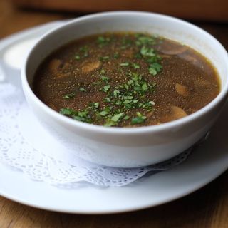 Традиційна українська грибна юшка 