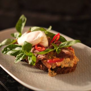 Брускета з телятиною