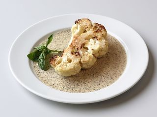 Стейк із цвітної капусти з трюфельним соусом (350г)