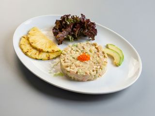 Коктейль із креветок з авокадо і ананасом (290г)