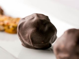 Цукерка з горіхів та кураги