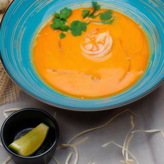 Том Ям з креветкою та куркою