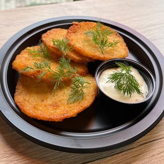 Деруни (240 г) + часниковий соус