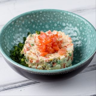 Олів'є з лососем слабої солі