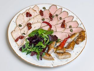 Вуджена таріль