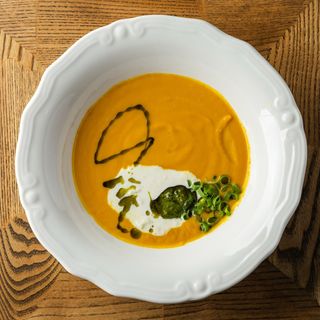 Гарбузовий крем суп з страчателлою