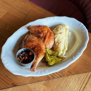 Курча табака із гарніром на вибір