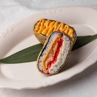 Суші-бургер із лососем