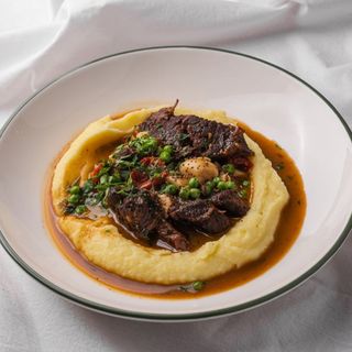 Картопляне пюре із телячими щічками