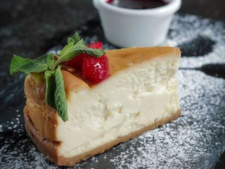 ХОЛОДНИЙ ЧІЗКЕЙК З ДЖЕМОМ ЙОШТА- БАНАН (170/30g)