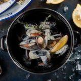 Мідії в мушлях