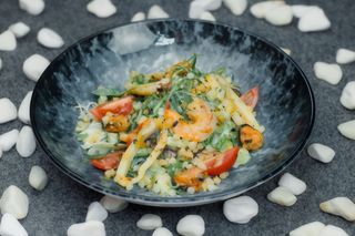 Салат з кальмарам,мідіями та креветками