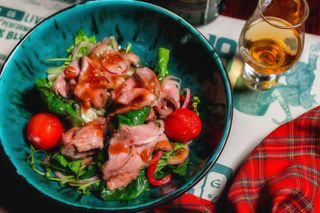 Салат Ротес з телятиною ростбіф (250г)