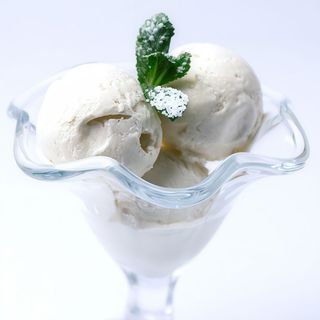 Морозиво з вишнями (130г)