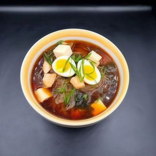 Місо-широ з локшиною та лососем (300г)