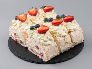 Меренговий рулет