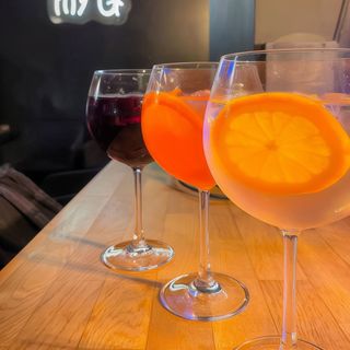 Лавандова сангрія