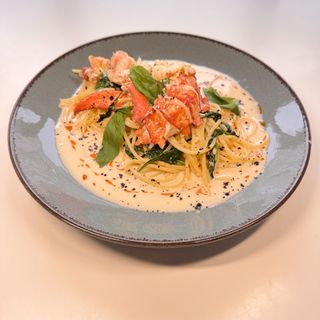 Спагетті "Альфредо" з лобстером та шпинатом