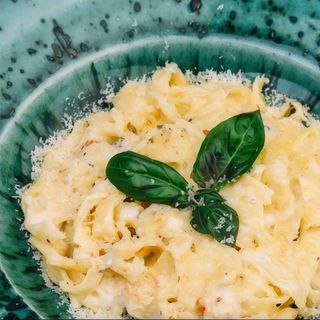 З сиром дорблю та пармезаном 