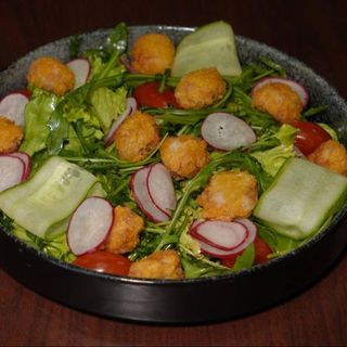 Салат з мясними кульками