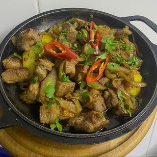 Смаженина зі свининою і бочком