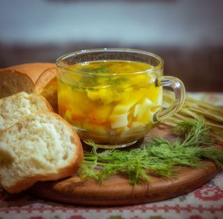 Суп курячий з домашньою локшинаю (400г)