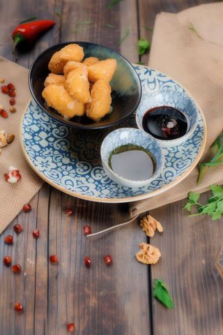 Смажений сулугуні у паніровці з трюфельним медом