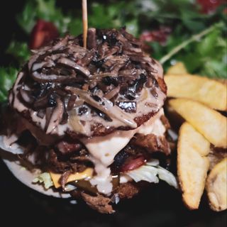 Дерунгер зі рваною свининою