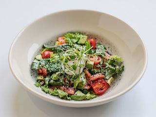 Салат із слабо солоним лососем (255 г)