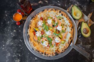 Піца Авокадо ді Салмоне (540г)