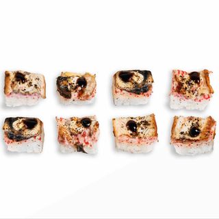 Оші суші з вугрем та трюфельним майонезом