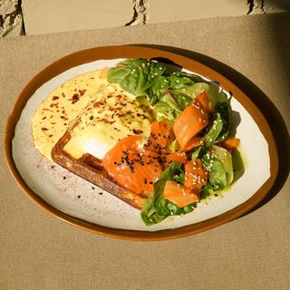 Цукіні вафля з лососем