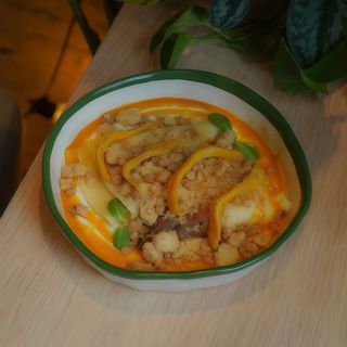 Млинці з грецьким йогуртом та манго