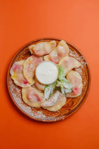 Вареники з вишнею та сметаною (250/50г)