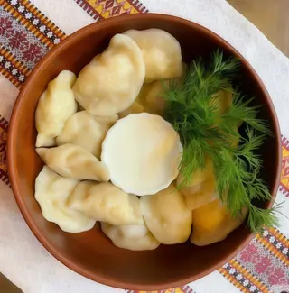 Макітра вареників зі сметаною (500/100г)