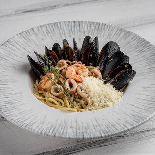 Спагеті з морепродуктами (350г)