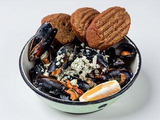 Чілійські мідії у сирному соусі з Дор Блу (500гр)