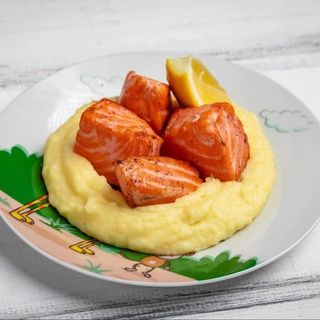Філе лосося з картопляним пюре