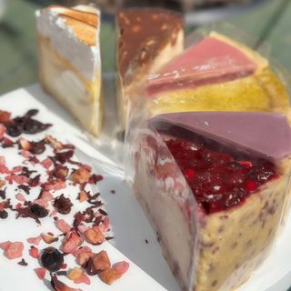 Чіз-кейк фруктово-ягідний в асортименті  