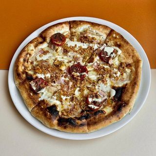 Піца з куркою та беконом (500г)