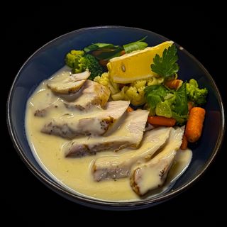 Куряча грудка з овочами